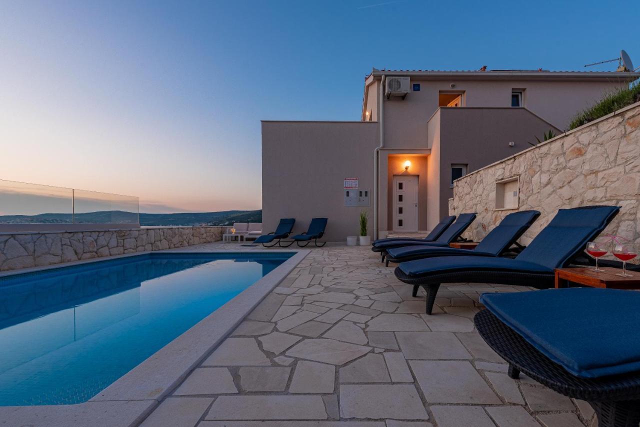 Villa Mona Apartments Razanj Exterior photo