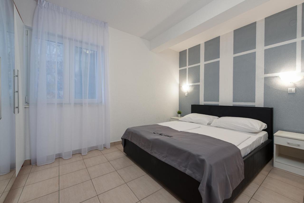 Villa Mona Apartments Razanj Exterior photo