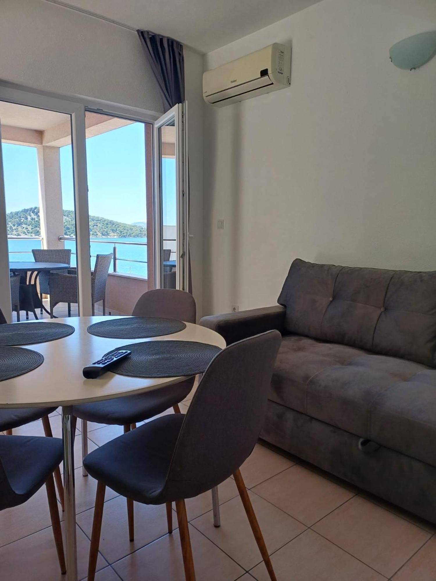 Villa Mona Apartments Razanj Exterior photo