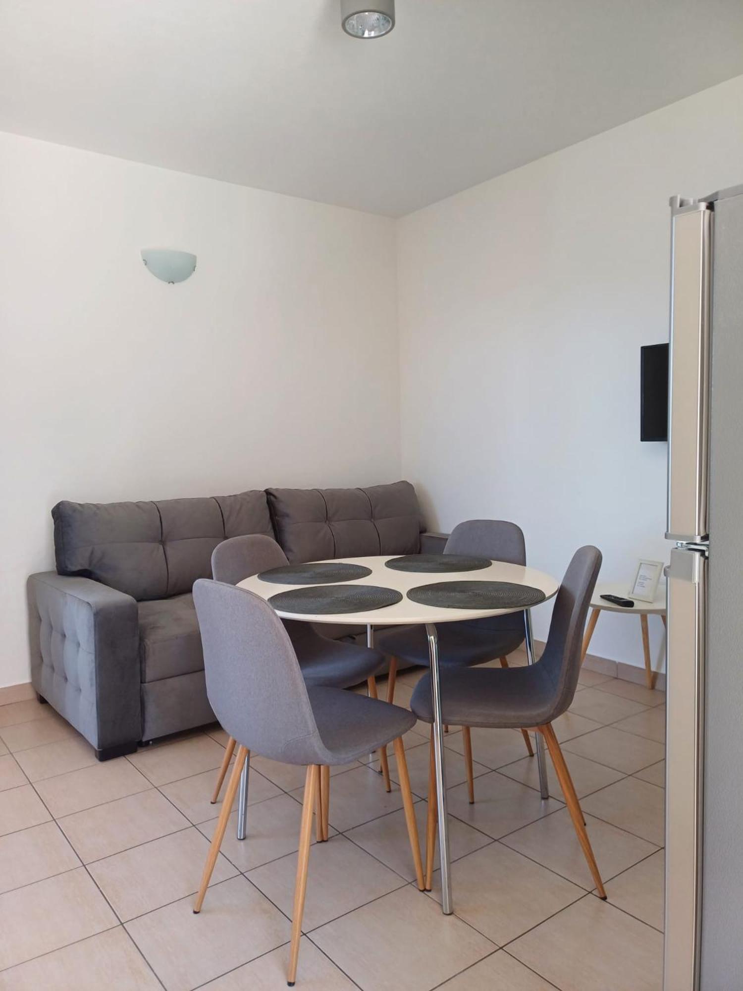 Villa Mona Apartments Razanj Exterior photo